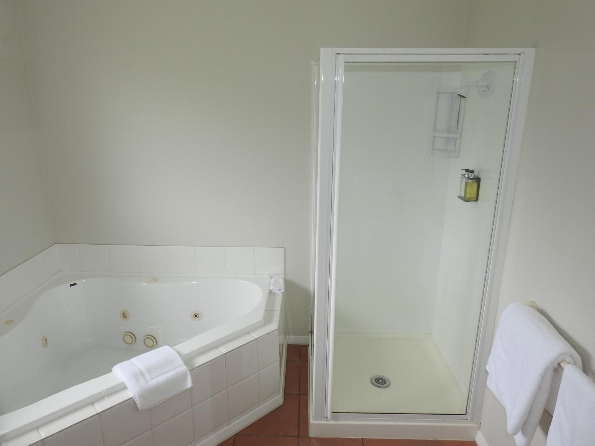 Tudor Lodge Motel Hawera Eksteriør bilde