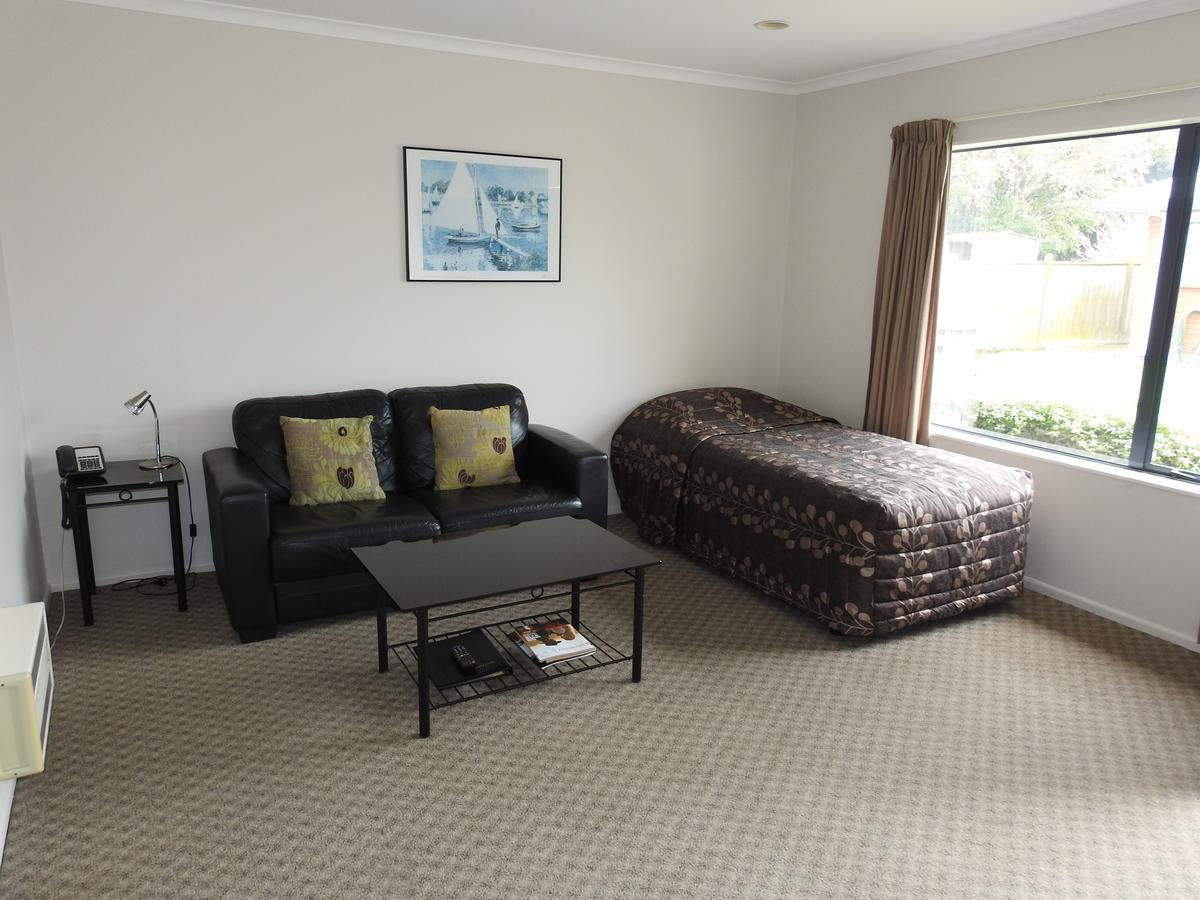Tudor Lodge Motel Hawera Eksteriør bilde