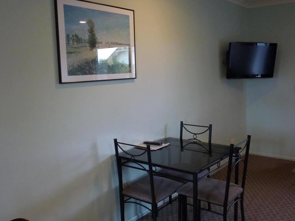 Tudor Lodge Motel Hawera Eksteriør bilde