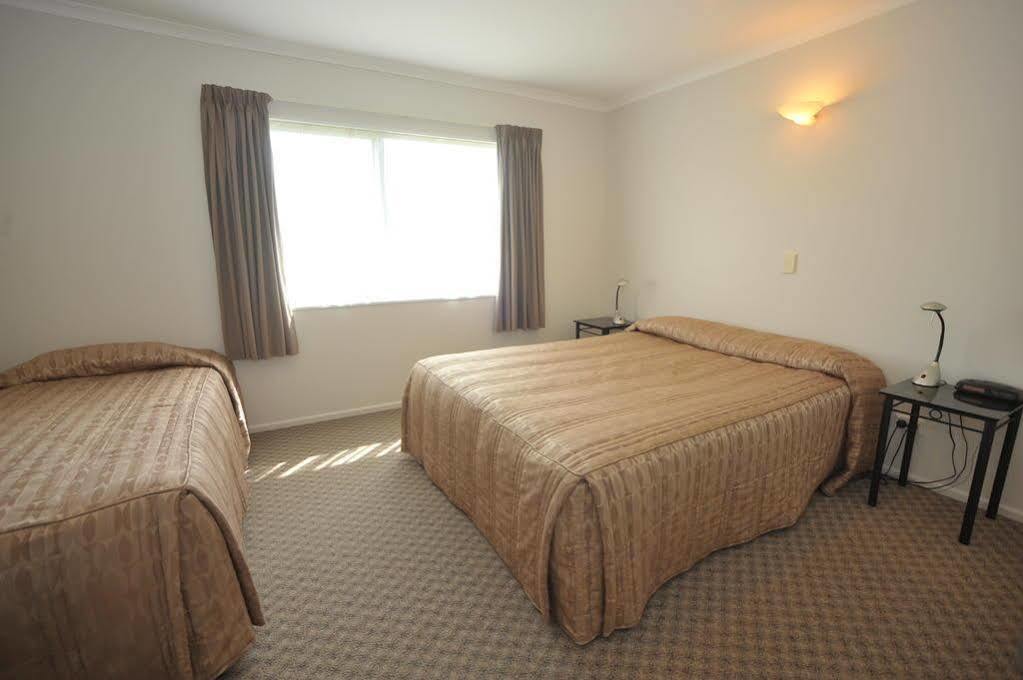 Tudor Lodge Motel Hawera Eksteriør bilde